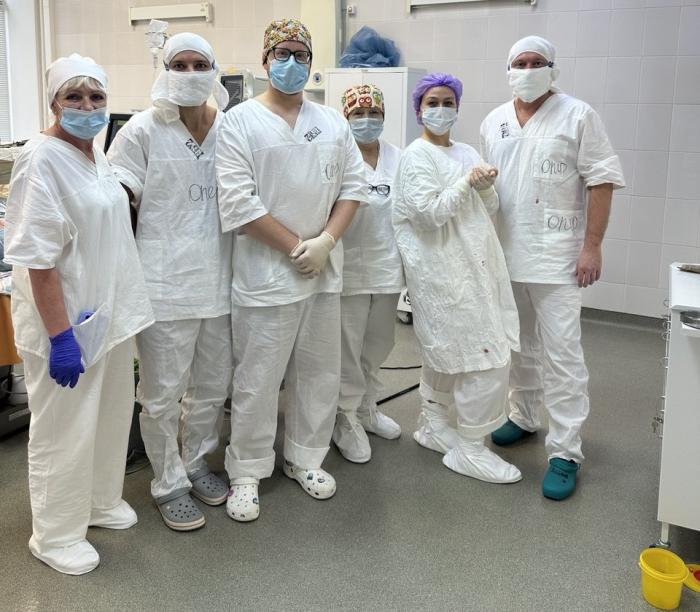 Удаление гигантской опухоли яичника в Миассе: операция прошла успешно, пациентка уже выписана | В Миассе у женщины удалили опухоль размером с баскетбольный мяч