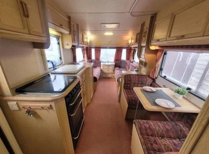 Находка для путешественника: в Челябинске продают автодом с «квартирой» внутри | В Челябинске продают автодом с «квартирой» внутри