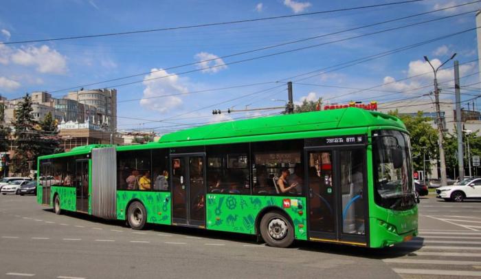 В Челябинске приостановили движение транспорта по восточной части моста через Миасс