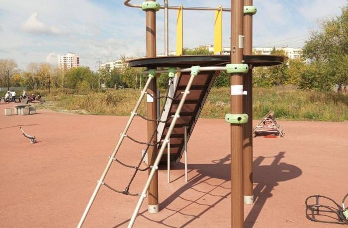 В Челябинске мальчик травмировался из-за поломки горки