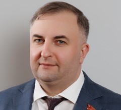 Без сюрпризов — челябинское Заксобрание снова возглавил Олег Гербер