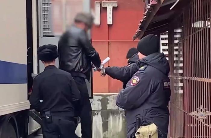 В Челябинской и Свердловской областях задержали группу, похищавшую выплаты участникам СВО